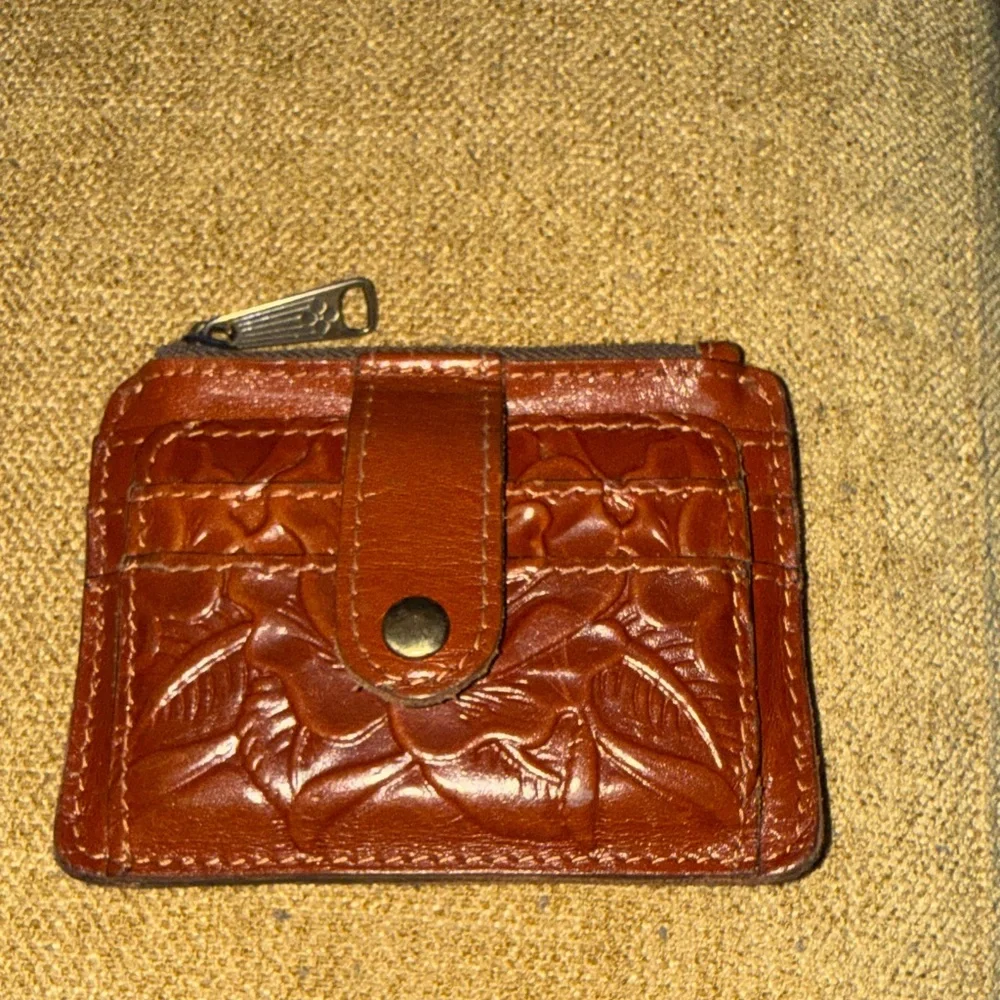 Patricia Nash Card Holder - Picture 2 of 4